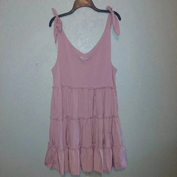 C+D+M Dresses & Skirts - New C+D+M Pink Babydoll V Neck Tiered Dress Size Large